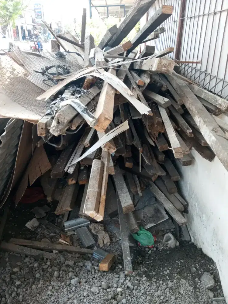 Jual Kayu Bekas Bongkar Rumah