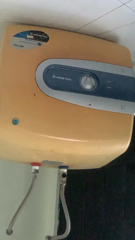 Water heater ariston titanium plus