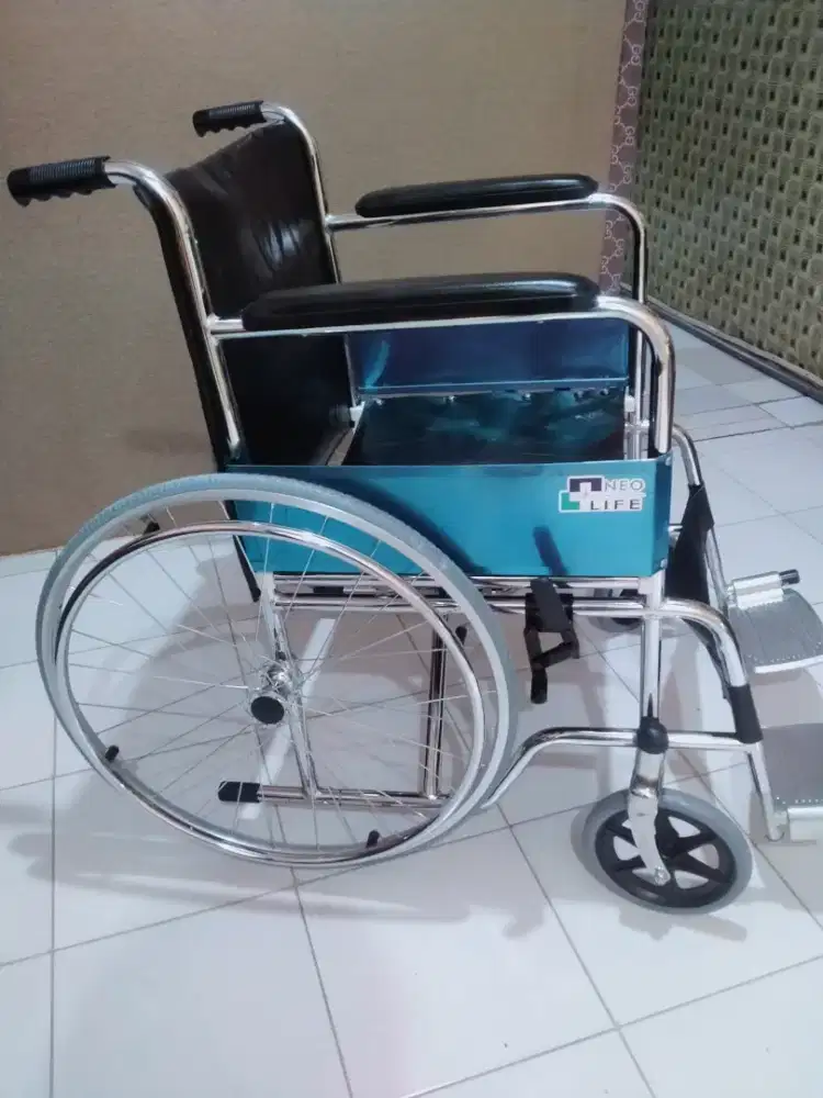 KURSI RODA LIKE NEW