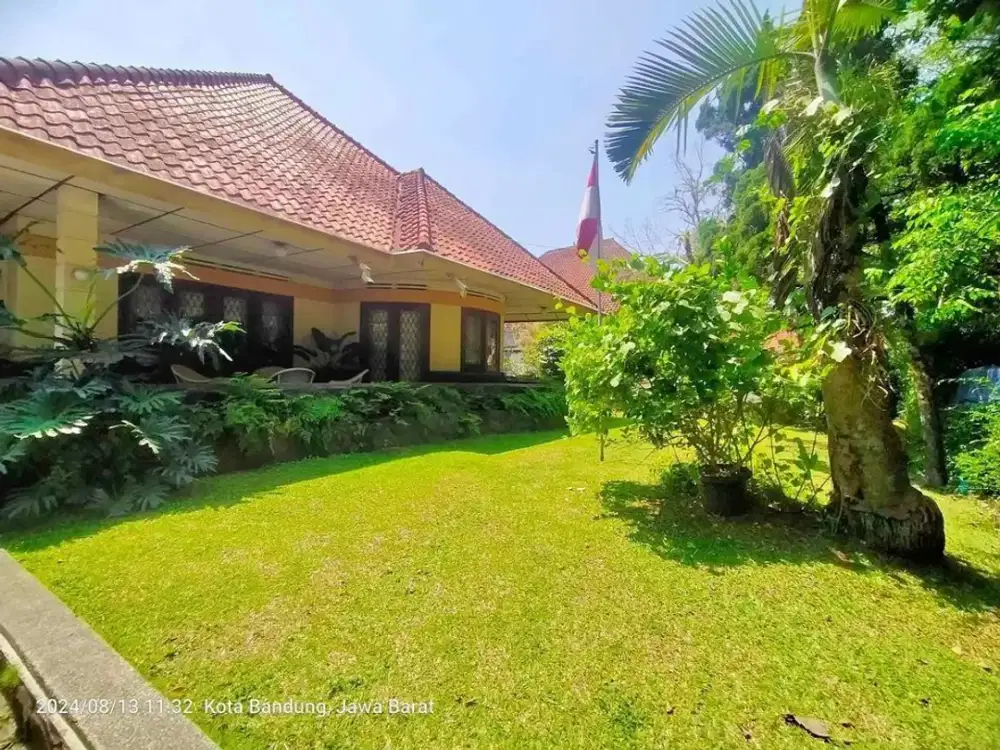 Rumah Belanda Lokasi Premium Dekat Gedung Sate Bandung