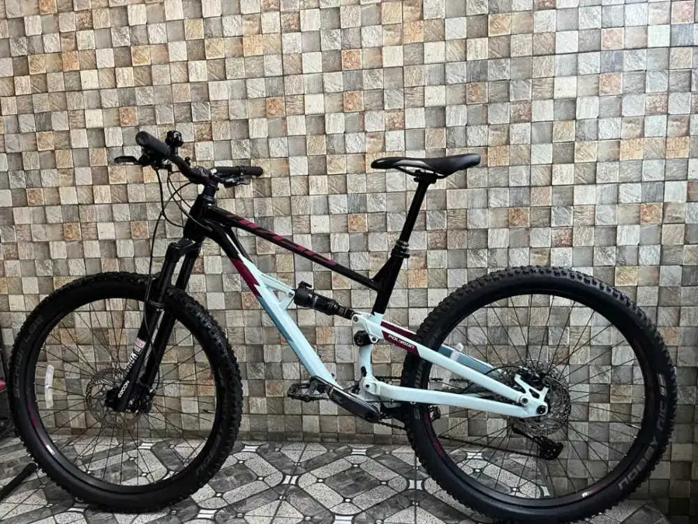 Sepeda polygon Siskiu D7 ( original mulus )