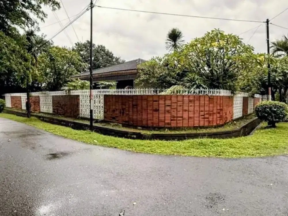 Di Jual : Rumah Asri 1 Lantai SHM Halaman Luas Jatiwaringin Bekasi