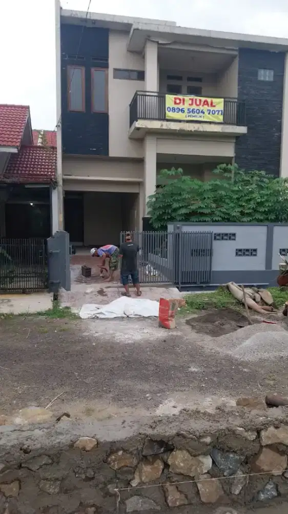 Dijual Rumah Bumi Adipura 2 lantai
Lokasi strategis, bebas banjir,