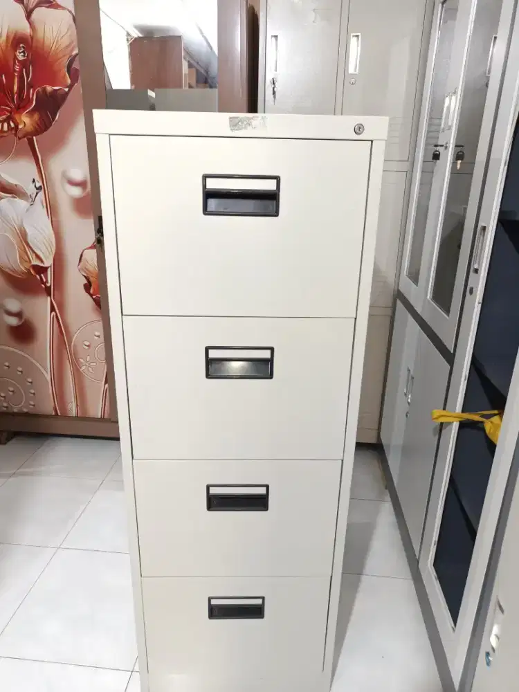 Filing Kabinet Seken Like New