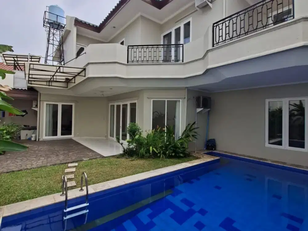 Jl Ros no 1F Bright House for Rent in a Compound, Walking Distance to French International School
