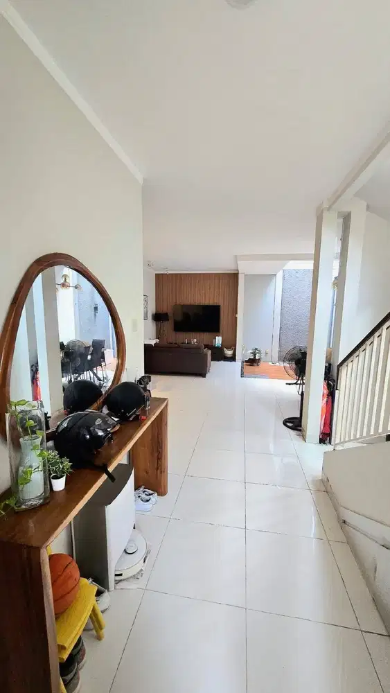 Rumah Siap Huni dengan harga murah dan terawat di Discovery Lumina, Bi