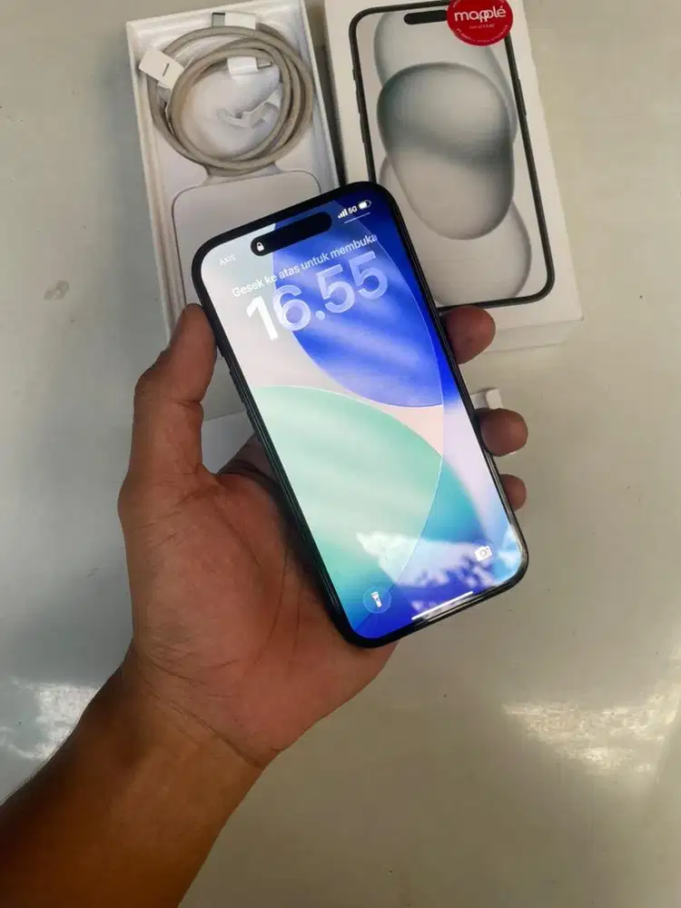 Iphone 15 128gb black garansi ibox