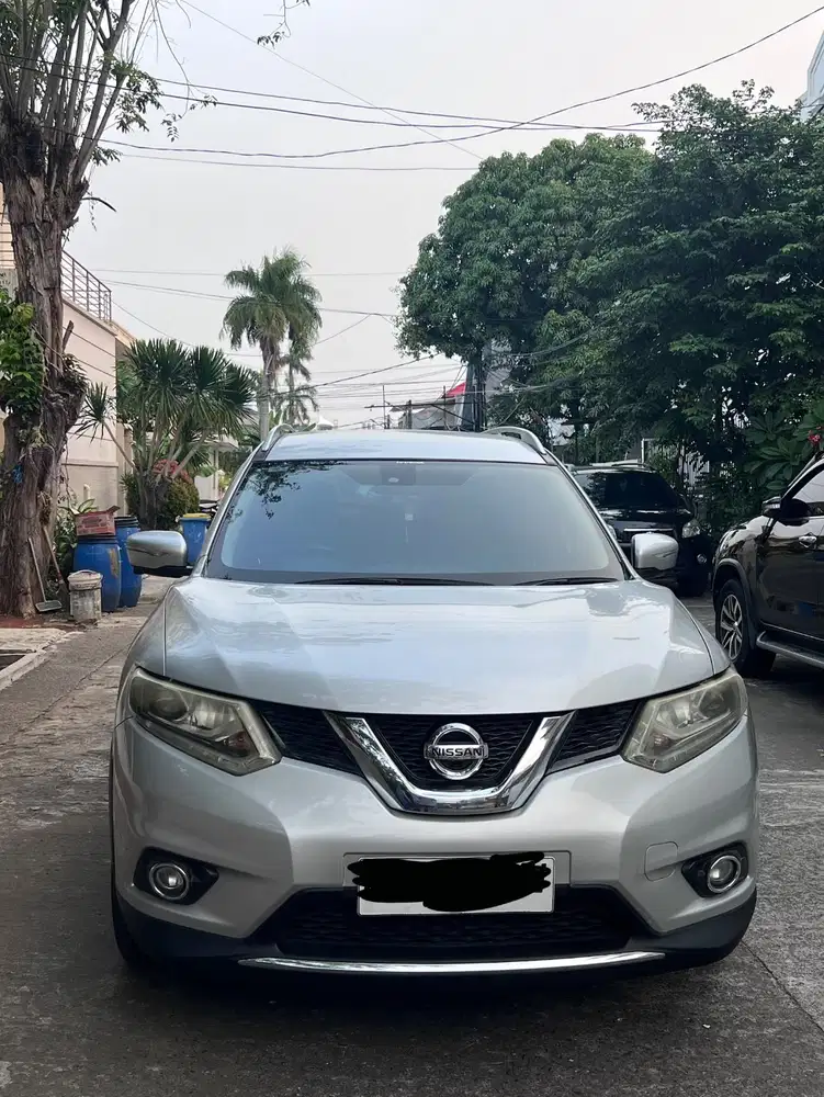 Jual Mobil Xtrail AT th.2015 Silver