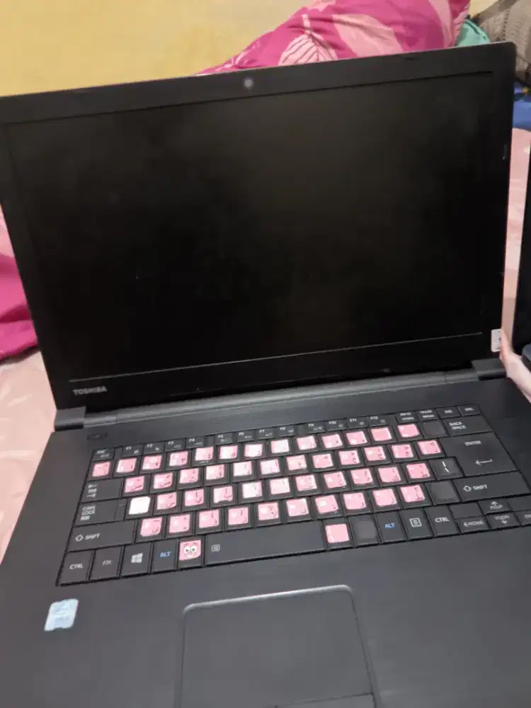Laptop bekas Asus dan toshiba