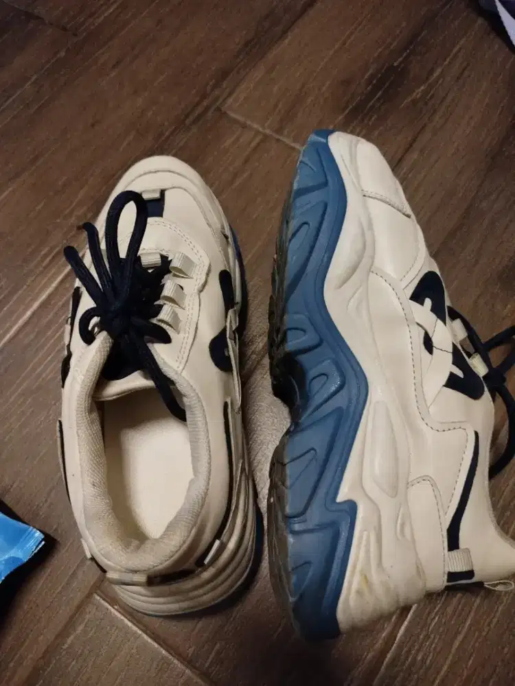 Sepatu fashion wanita Korea