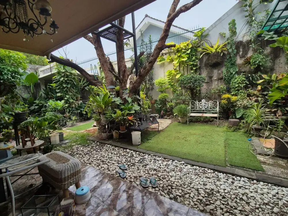 Rmh Pojok 2lt, LT 590, Bgn 250 @ jl Express Raya, Kemang Pratama, Bekasi, 5kt, 2kp, carport 4mbl