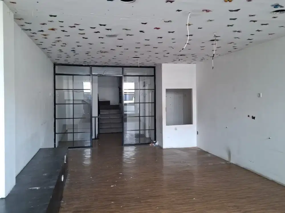 Y. DISEWAKAN RUKO 3,5 LANTAI PASKAL 23 RUKO HYPERSQUARE BANDUNG