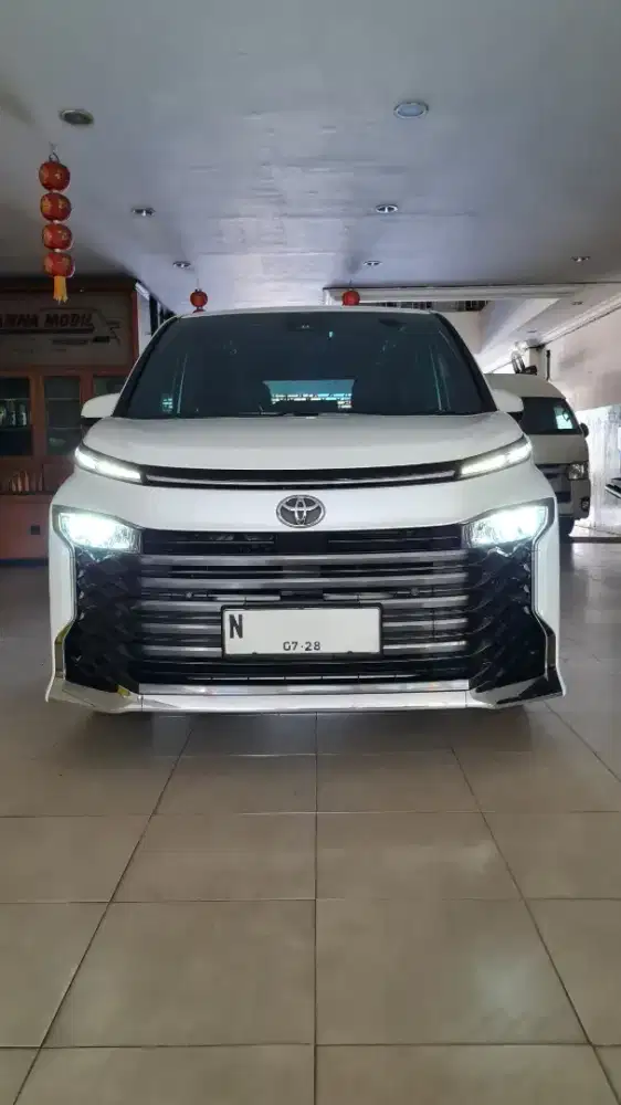 Toyota Voxy 2.0 A/T 2023