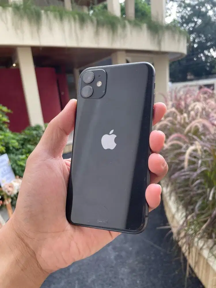 Dijual cepat iPhone 11 128gb iBox resmi original
