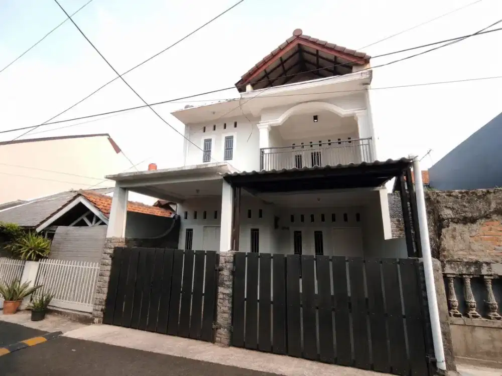 Dijual rumah 2 Lt semi furnished Luas Dalam perumahan di pondok bambu