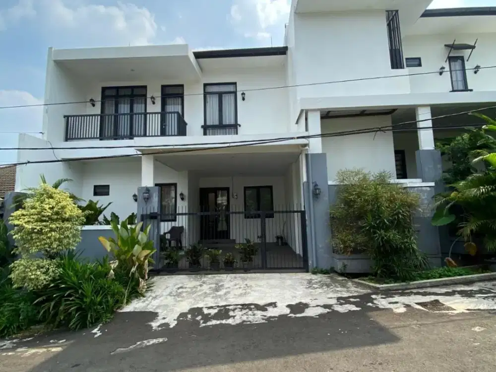 Rumah Nyaman 2 Lantai dalam Komplek Strategis Cinere