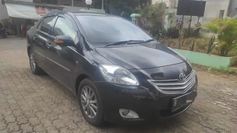 Sedan Vios G AT 2011