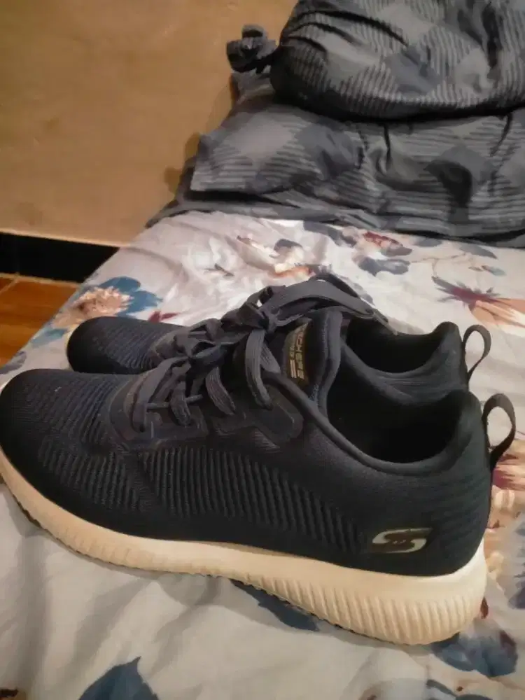 Sepatu Skechers sz 39/40
