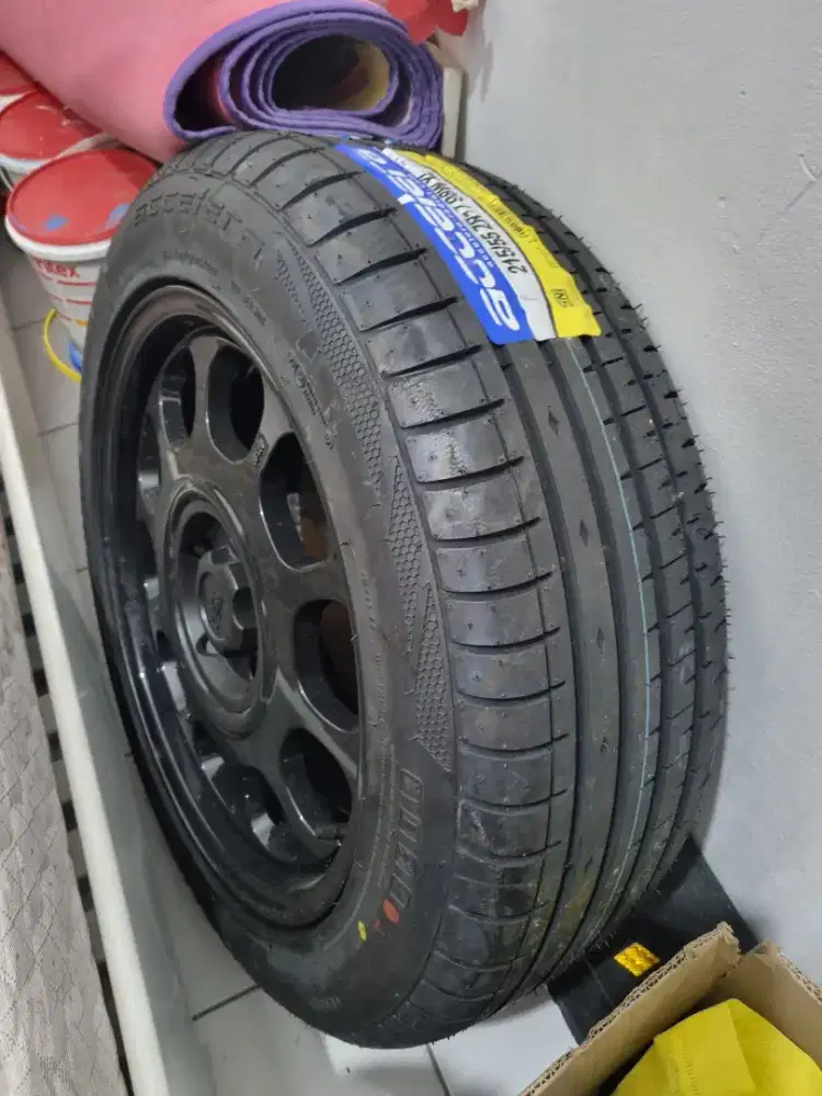 Ban cadangan R17 dengan velg HSR