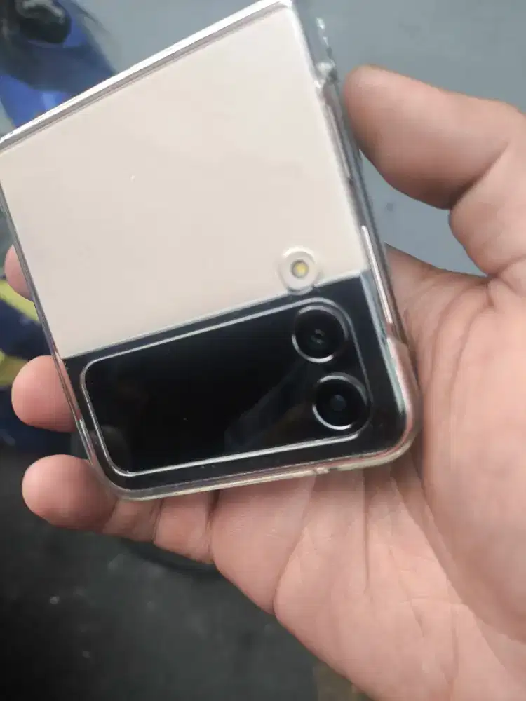 Z flip 4 Muluusss