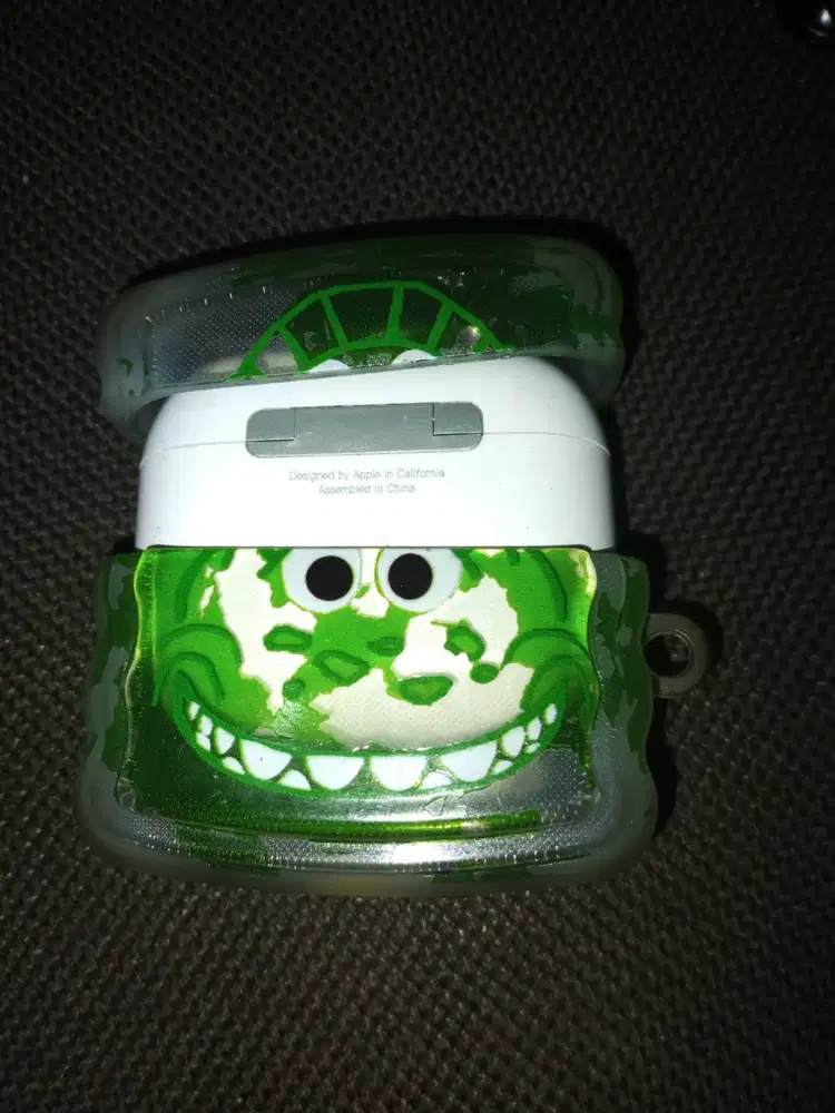 Beli sesuai isi dompet, airpods pro seri 1 dapat casing juga,
