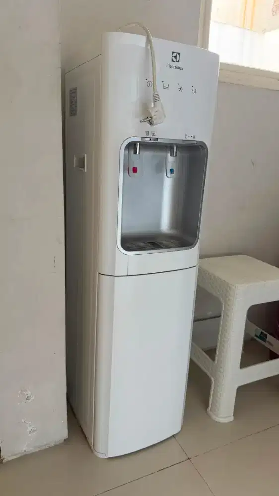 Dispenser Electrolux masih bagus