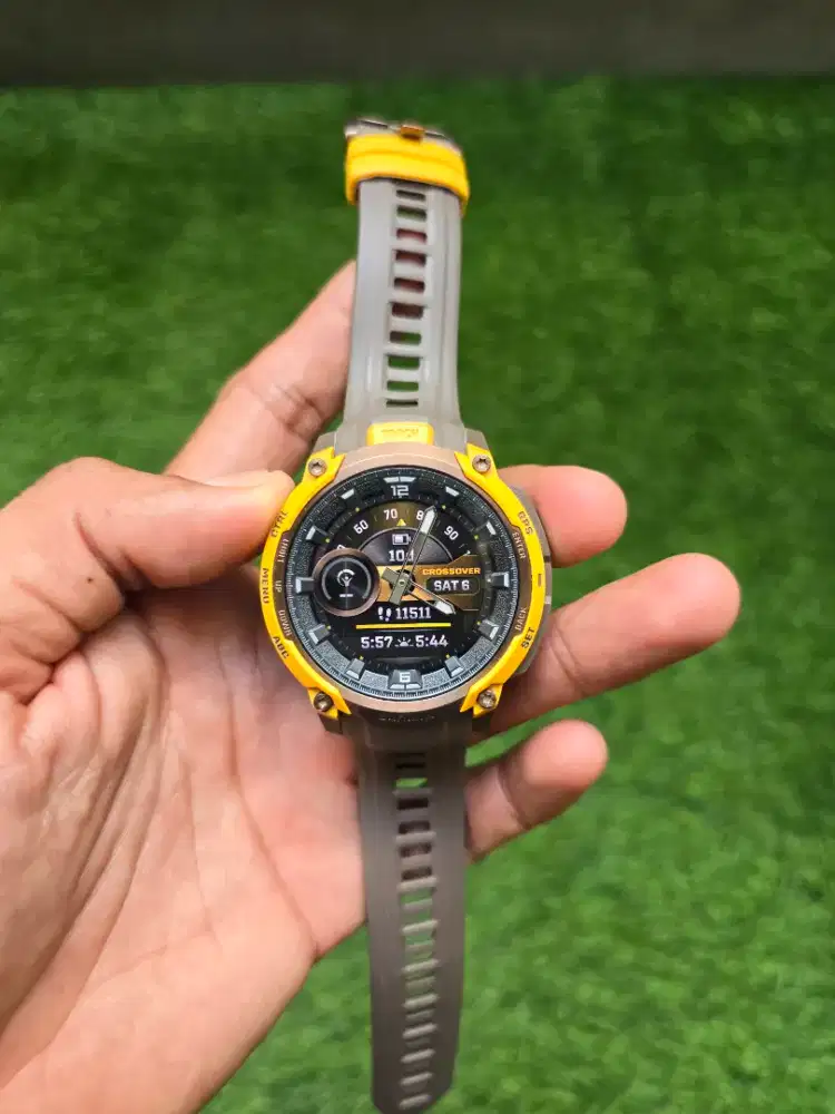 Garmin instinct crossover amoled second garansi