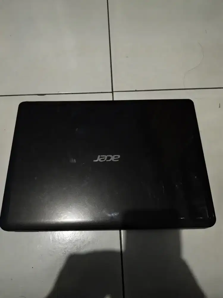 Leptop acer hidup