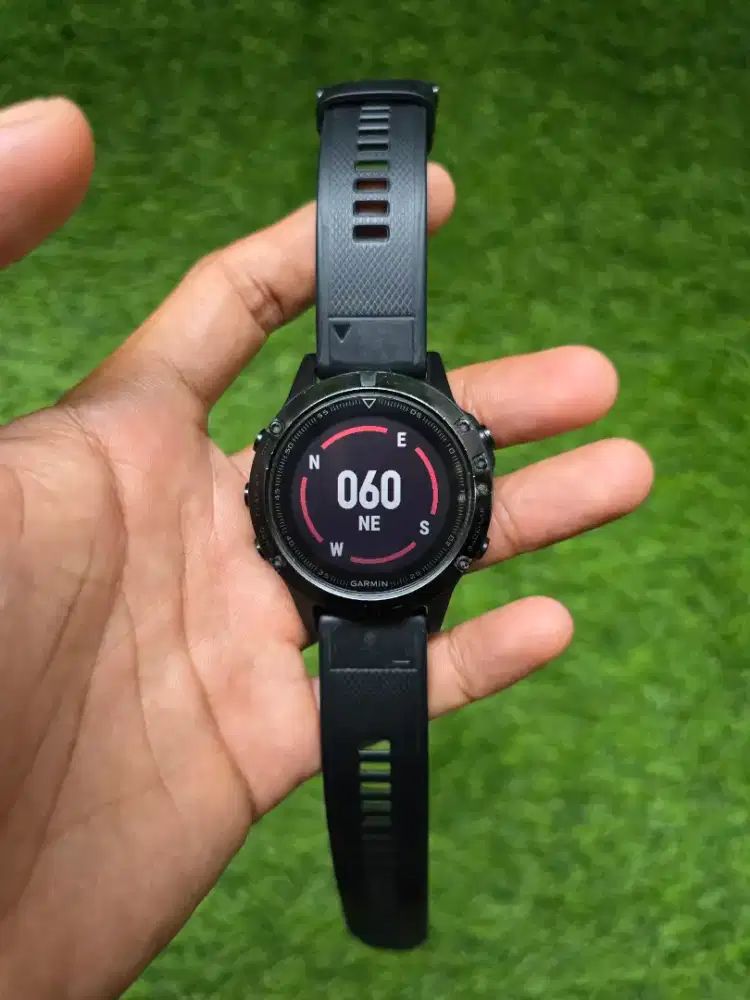 Garmin fenix 5 sapphire fulset second