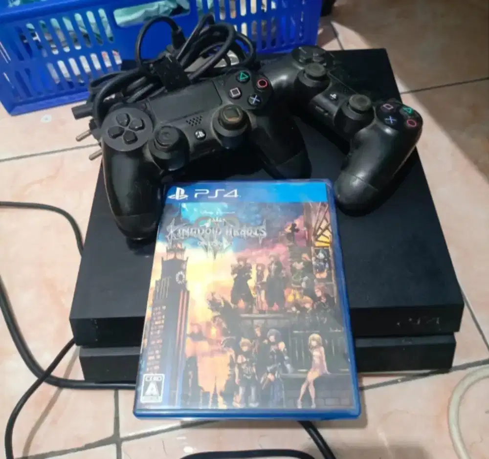 PS4 FAT second 500gb original segel jarang pakai