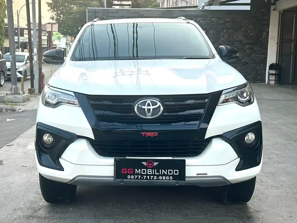 Toyota Fortuner 2.4 VRZ TRD Automatic Pemakaian Th 2020