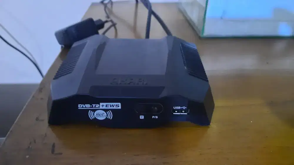 Set Top Box TV Digital merk AKARI Masih Garansi