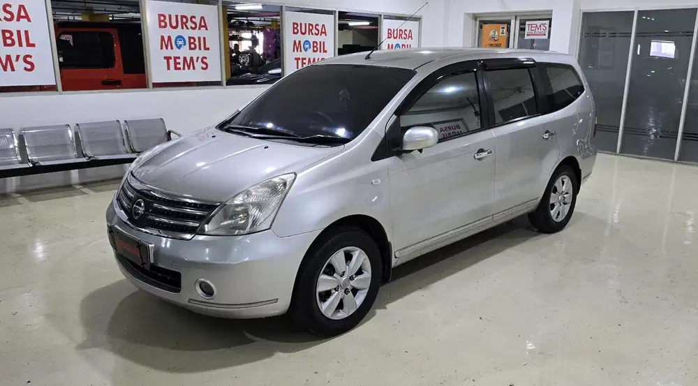 Nissan Grand livina 2010 Bensin