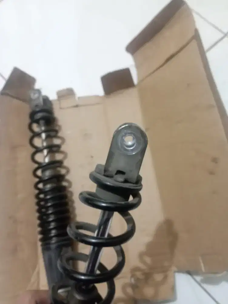 Shockbreaker belakang