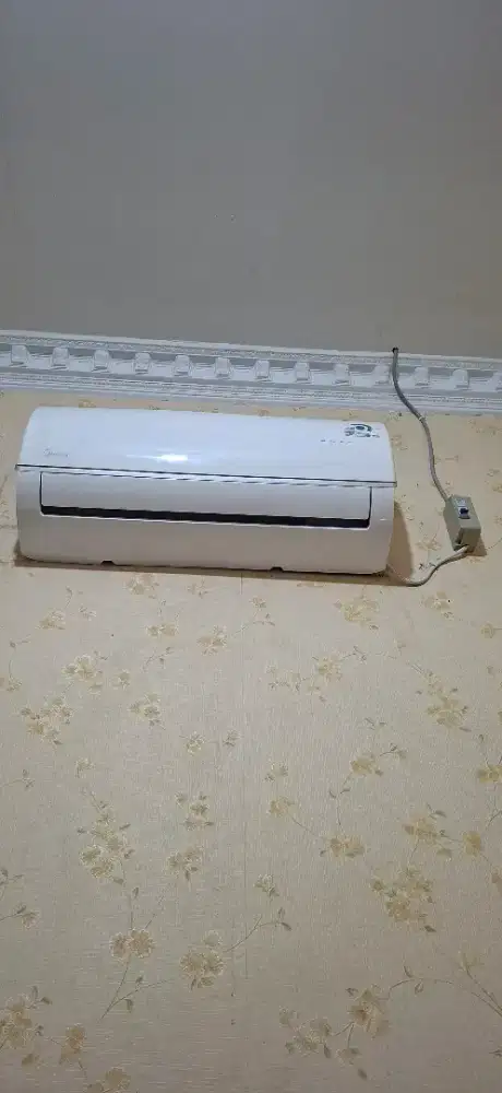 AC MIDEA BARU PAKAI 6 BULAN