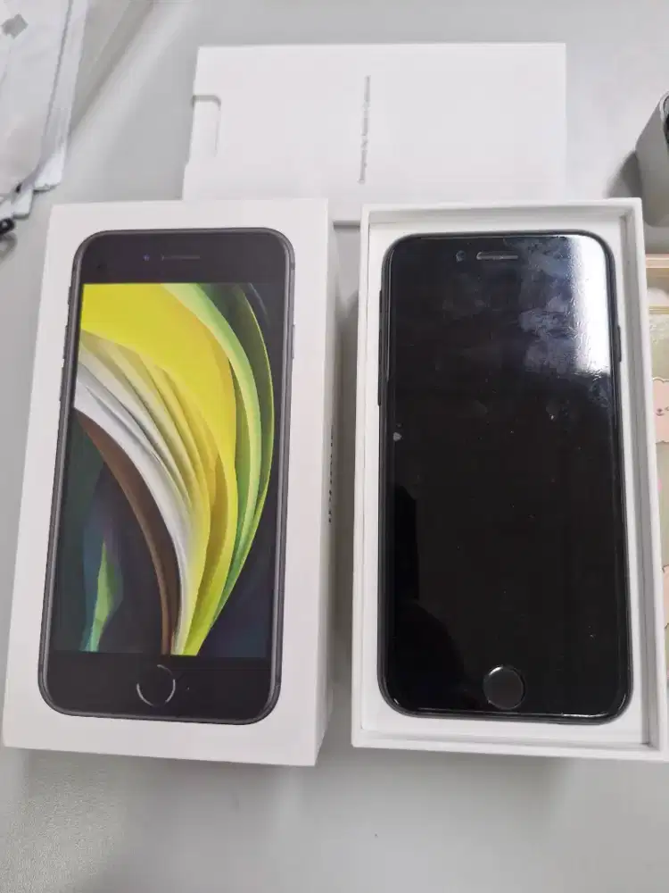 iPhone SE Gen 2 2020 - 128GB