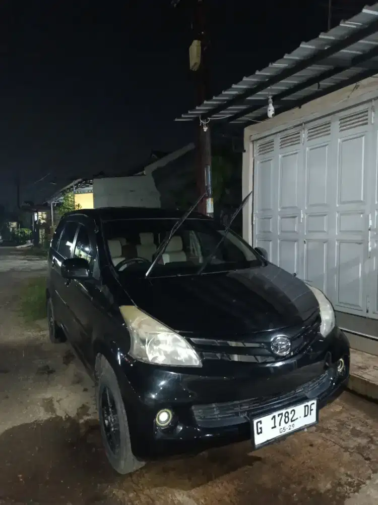 Mobil Xenia 2014