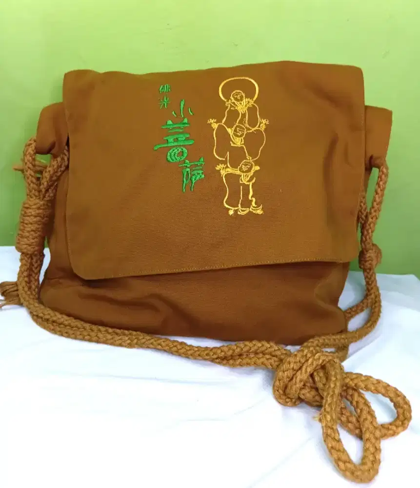 Tas slempang kain cowok preloved luar