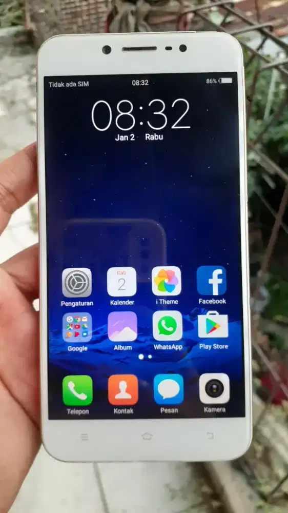 Vivo V5 Lite 4G 3/32 layar 5.5 inchi gold tt/barter