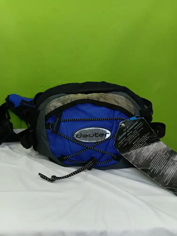 Tas pinggang / waist bag deuter preloved luar