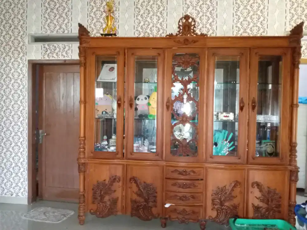 Lemari bufet jati
