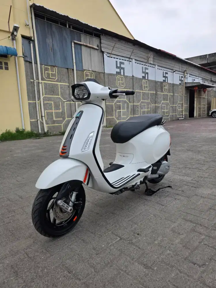 Piaggio Vespa Sprint S Putih 2025