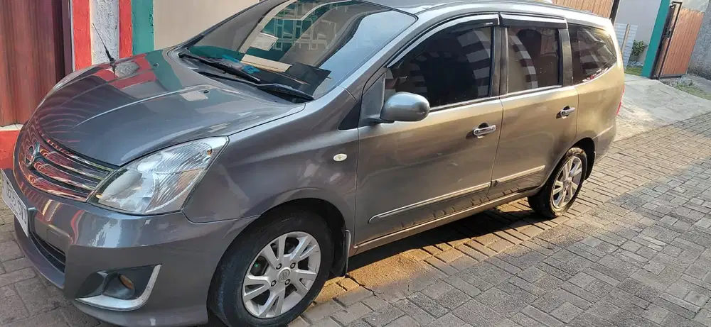 Nissan Grand livina 2013 Bensin