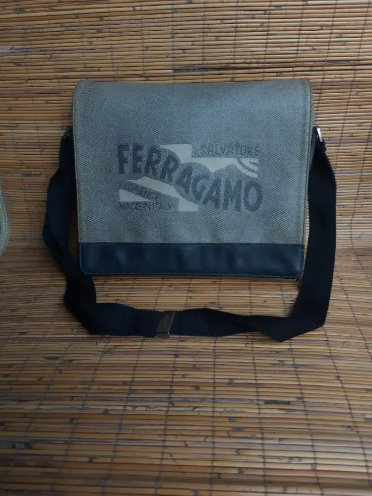 Authentic messenger bag Salvatore Ferragamo