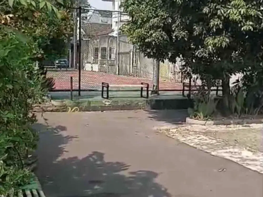 Dijual Rumah Tua hitung tanah 150 m,Pondok kopi,Jakarta Timur