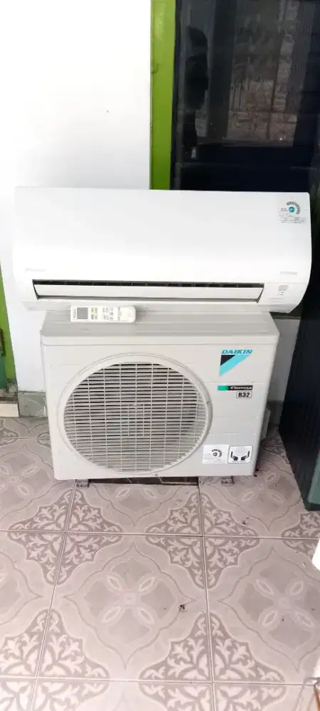 Ac Daikin Thailand 1/2 PK,loww watt baru pemakaian 4 bulan