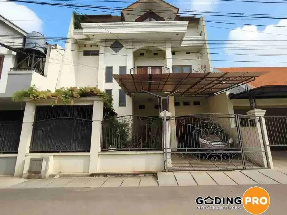 DIJUAL RUMAH 2,5 LANTAI BAGUS DAN KOKOH DALAM KOMPLEK DI RAWAMANGUN - JAKARTA TIMUR