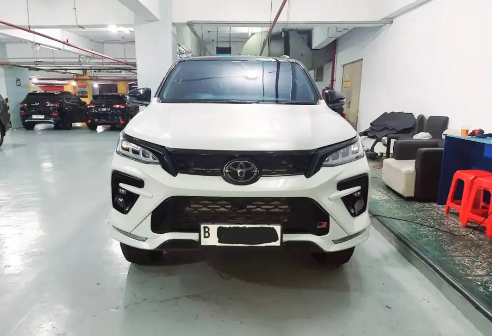 KM 9 RB! TOYOTA FORTUNER LEGENDER 4X4 VRZ GR SPORT TSS 2026 NIK 2025