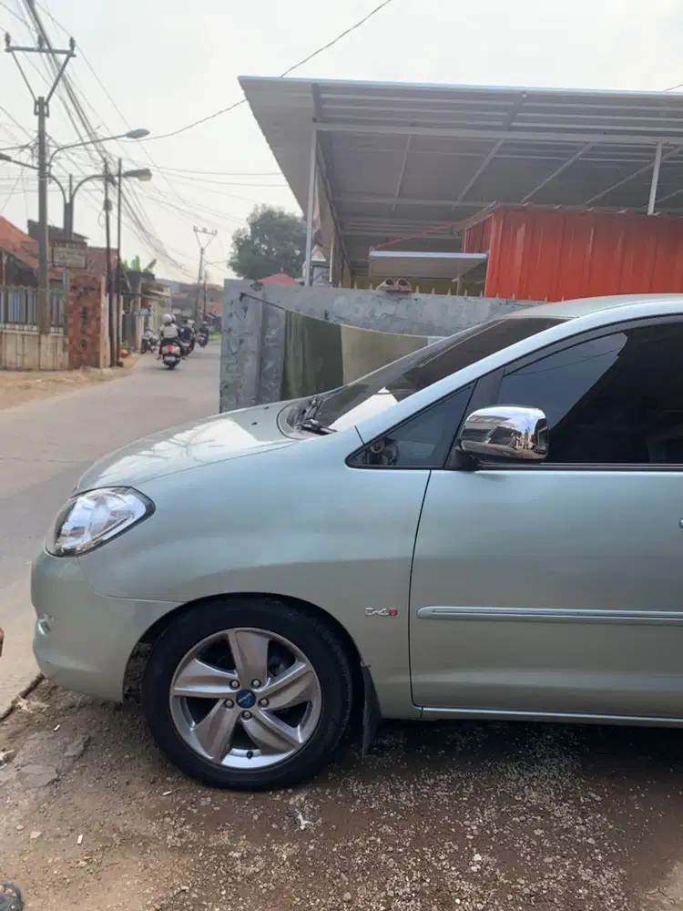 Toyota Kijang Innova 2005 Diesel