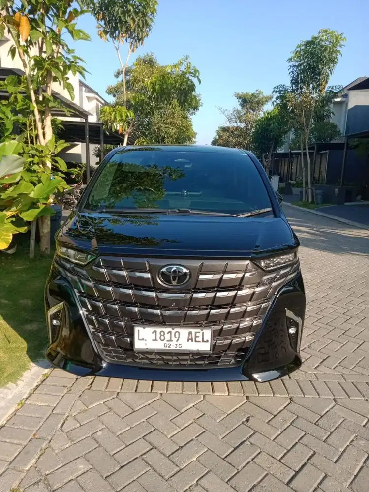 Toyota Alphard Hybrid 2024